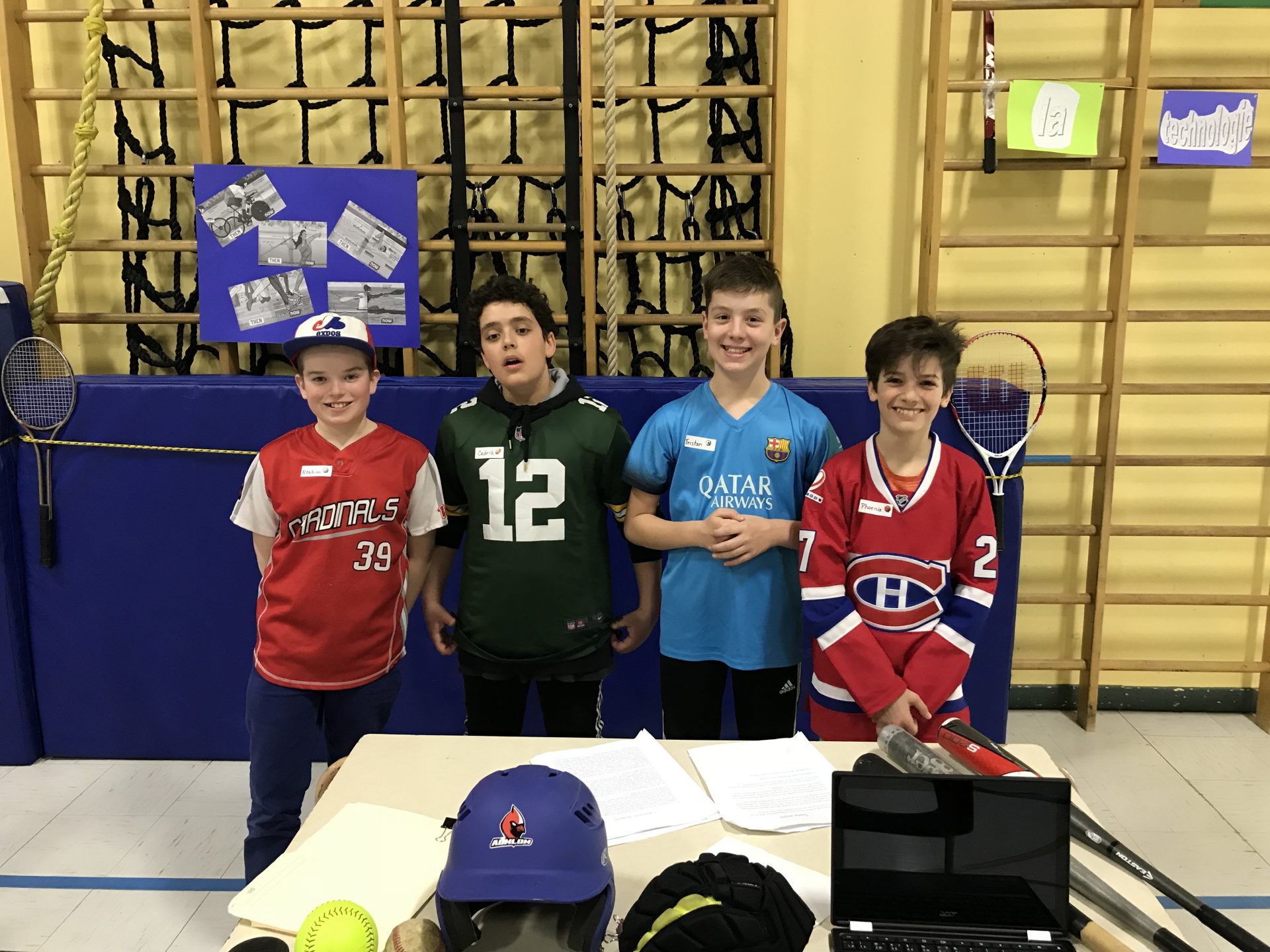 Exposition 6e année École primaire Terre des jeunes